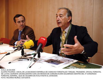 Álvaro Picardo, vocal de la Sociedad Española de Ciencias Forestales, y Miguel Trossero, oficial forestal de la FAO.