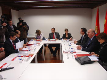 Reunión de constitución de la Comisión Ejecutiva para la Conmemoración del VIII Centenario de la Universidad de Salamanca.