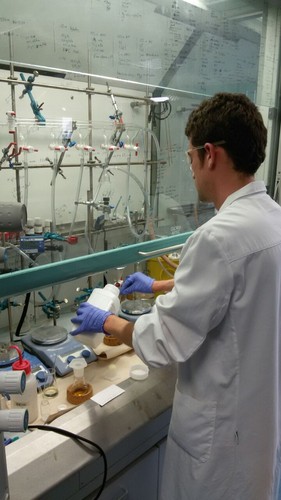 Ángel Luis Fuentes, en laboratorio. Foto: Ángel Luis Fuentes.
