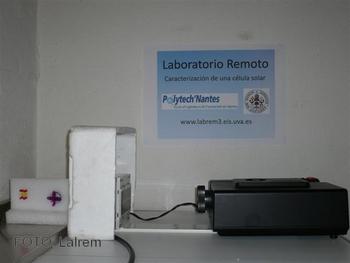 Imagen de la célula solar instalada en el laboratorio de la Escuela Técnica Superior de Ingenieros Industriales de Valladolid.