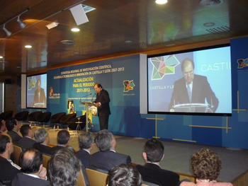 Juan Vicente Herrera, presidente de la Junta, en la presentación de la estrategia ERIDI.