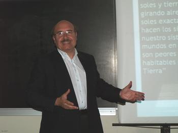 Rafael Rebolo, investigador del IAC.