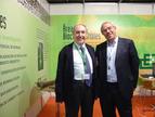 El director de la Fundación Cartif, José Ramón Perán, y el responsable del Área de Biocombustibles en el expositor de Cartif en Expobioenergía