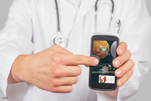 Software para detectar enfermedades oculares como el edema macular diabético a través de un smartphone.