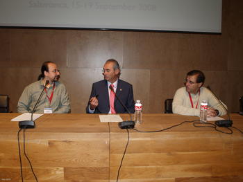 Fernando Pérez Barriocanal, vicerrector de Investigación de la Universidad de Salamanca, inaugura la edición de 2008 de los Encuentros Relativistas Españoles.