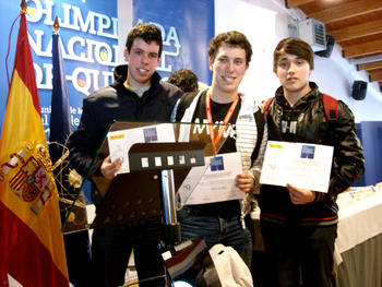 Los tres alumnos del distrito de la Universidad de Burgos galardonados en la Olimpiada Nacional de Química.