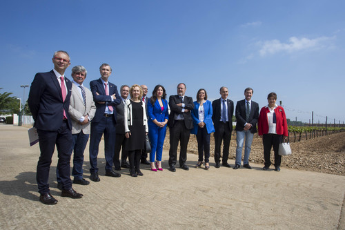 Foto de los representantes de las consejerías de Agricultura y Ganadería y de Educación, y de las nueve universidades de Castilla y León/JCYL