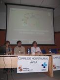 El coodinador de trasplantes del Hospital de Ávila, en el centro de la imagen, al comienzo del seminario.
