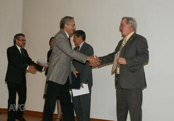 La Universidad del Valle de Guatemala recibe la acreditación.