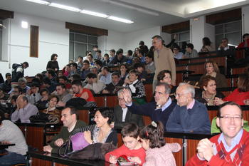 Público asistente al acto de proclamación de resultados de la Olimpiada de Física.