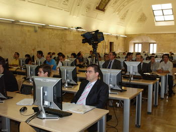 Asistentes a la presentación de los proyectos profesionales de la Universidad Pontificia y la Fundación Caja Duero.