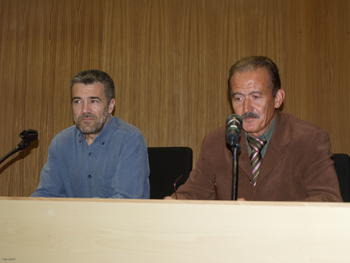 Francisco Antequera, izquierda, y Manuel Manso, decano de la Facultad de Biología de la Universidad de Salamanca.