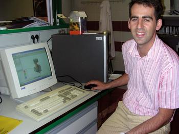 Roberto José García en el laboratorio de Materiales de la Escuela Superior Politécnica de Zamora