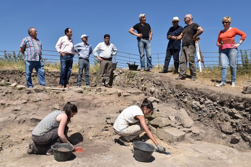 Visita a las excavaciones en Los Casares (Soria). FOTO: JCYL.