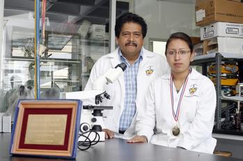 Elizabeth Bautista, alumna de Ciencias Químicas de la BUAP ganó cuatro premios en el III Foro Internacional de Ciencia e Ingeniería Categoría Supranivel, realizado en Chile.