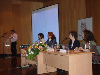 Foro sobre mujer y Ciencia en Valladolid en 2004