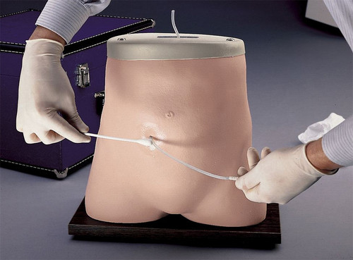 Diseñan un protector para personas con diálisis peritoneal.