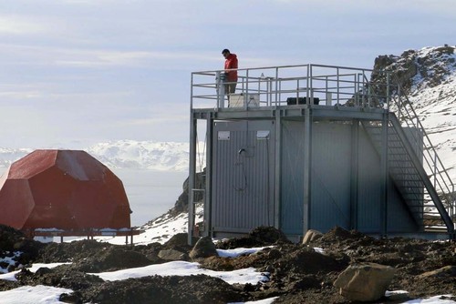 Instalaciones de la plataforma de investigación climatológica en la Antártica TARP-02/USACH
