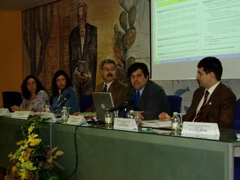 Apertura de la Jornada sobre Propiedad Industrial, a cargo del vicerrector de Investigación, Marcelino Pérez, en el centro de la imagen