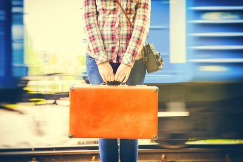 Una persona con una maleta. Foto: UC3M.