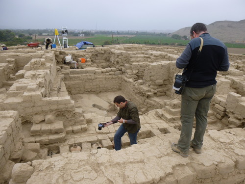 Excavación del Castillo de Huarmey (Perú), donde se encontró un mausoleo, uno de los 10 hallazgos más importantes de 2013. Foto: Krzysztof Makowski.