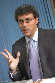Miguel Miguel Alcubierre Moya, investigador del Instituto de Ciencias Nucleares (ICN) de la UNAMMoya, investigador del Instituto de Ciencias Nucleares (ICN) de la UNAM.