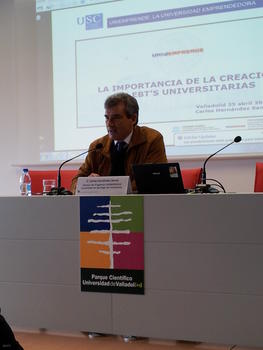 Carlos Hernández Sande, director del Programa Uniemprende de la Universidad de Santiago de Compostela.