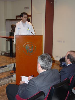 El doctor Sales Ferrer explica las ventajas del nuevo sistema de información radiológica