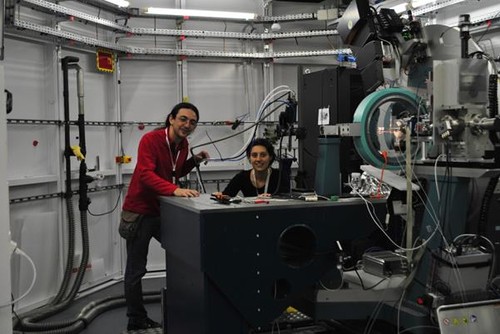 Investigadores del ITQ durante el experimento en la línea MSPD de ALBA. Foto: UPV.