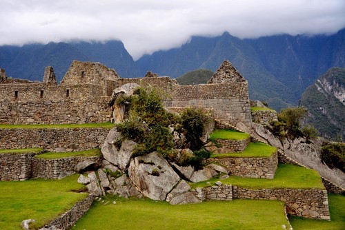La red local de fallas y fracturas es visible en los bloques de roca integrados en las estructuras de Machu Picchu/Rualdo Menegat
