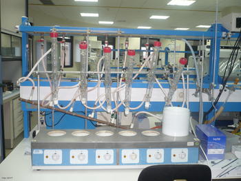 Detalle de los instrumentos del laboratorio de la Estación Tecnológica de la Leche.