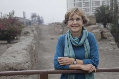 La profesora de la Universidad de Rochester (Estados Unidos) Cynthia Ebinger visitó el Perú para trabajar con un grupo de la PUCP.
