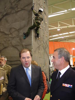 El presidente de la Junta de Castilla y León, Juan Vicente Herrera acudió a la inauguración de Expojoven