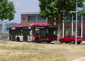 Uno de los autobuses que cubren actualmente una de las líneas de transporte urbano de León