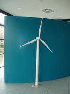 Maqueta de molino eólico instalada en el Aula de Energías Renovables