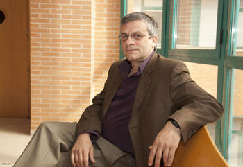 Juan Bisquert, director del Grupo de Dispositivos Fotovoltaicos y Optoelectrónicos de la UJI