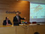 Antonio Mateos, presidente de Asatel, muestra el mapa de cobertura de la TDT en Salamanca