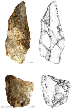 Montaje de herramientas paleolíticas de hueso encontradas en el nivel 10 de Gran Dolina, Atapuerca (Burgos).