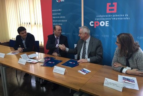 Acuerdo suscrito entre el Consejo Social de la UVa y CPOE para difundir la investigación de la UVa entre las empresas de Palencia. FOTO: CPOE