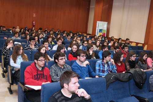 Estudiantes de Valladolid durante el UniStem Day 2014. FOTO: UVA.