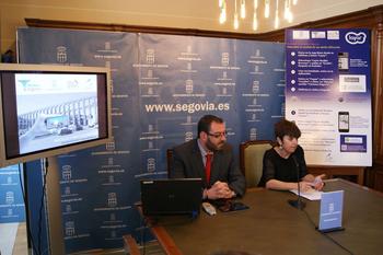 Presentación de la Guía de Realidad Aumentada de Segovia (FOTO: Ayuntamiento de Segovia).