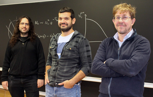 De izquierda a derecha, Sergio Palomares, Jordi Salvadó y Andrea Donini. Foto: IFIC.