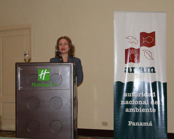 La administradora general de la ANAM, Ligia Castro de Doens, durante el evento de instalación del Comité Nacional de Cambio Climático de Panamá. (Foto: ANAM) 