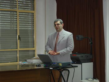 El profesor maltés Charles Yousif