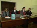 Los rectores de las universidades de Coimbra y Salamanca, en el centro, presentan los acuerdos