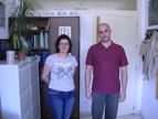 Paula Zamora y Julio Javier Díez en el laboratorio palentino.
