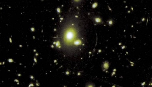 Imagen del cúmulo de galaxias PSZ2 G099.86+58.45. Fuente: Anna Serena Esposito y Luca Izzo.