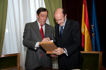 Alfredo Pérez Rubalcaba y Rafael Rodrigo, presidente del CSIC.