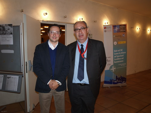 El representante de Tecnobit, junto a Juan Manuel Corchado, decano de la Facultad de Ciencias de la USAL.