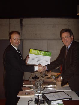 Jorge Martín recoge el premio a la mejor tesis doctoral que otorga la Sociedad Española de Ciencias Forestales.